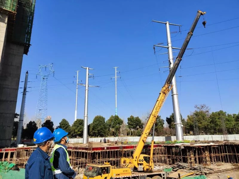 徐工吊車保障漯河供電公司施工安全和輸電線路安全運行