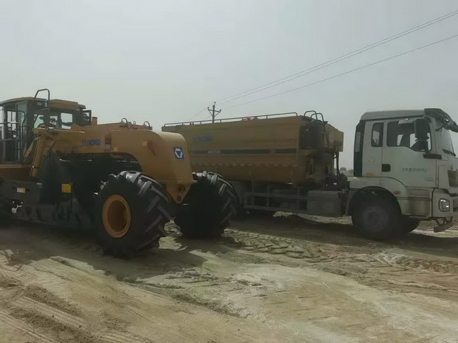 徐工冷再生與粉料撒布車助力安陽湯陰機(jī)場(chǎng)建設(shè)